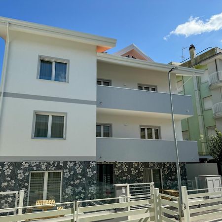 Inaugurazione 2024 - Villa Pratu Apartments A 100 Metri Dal Mare ريتشوني المظهر الخارجي الصورة
